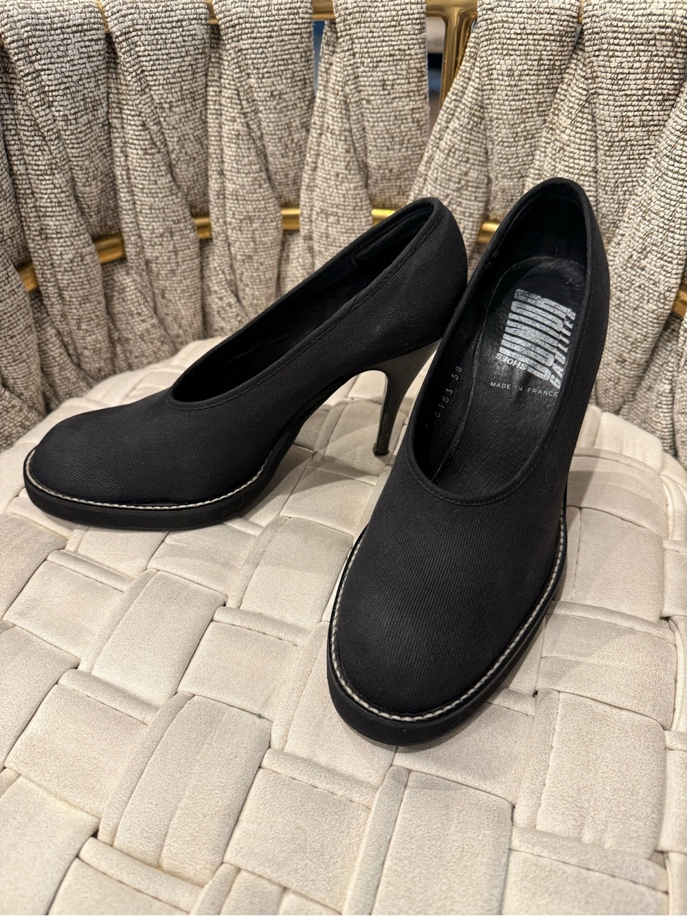 John Paul GAULTIER Vintage  Women's Black Pumps w Contrast Stitch Detail sz38